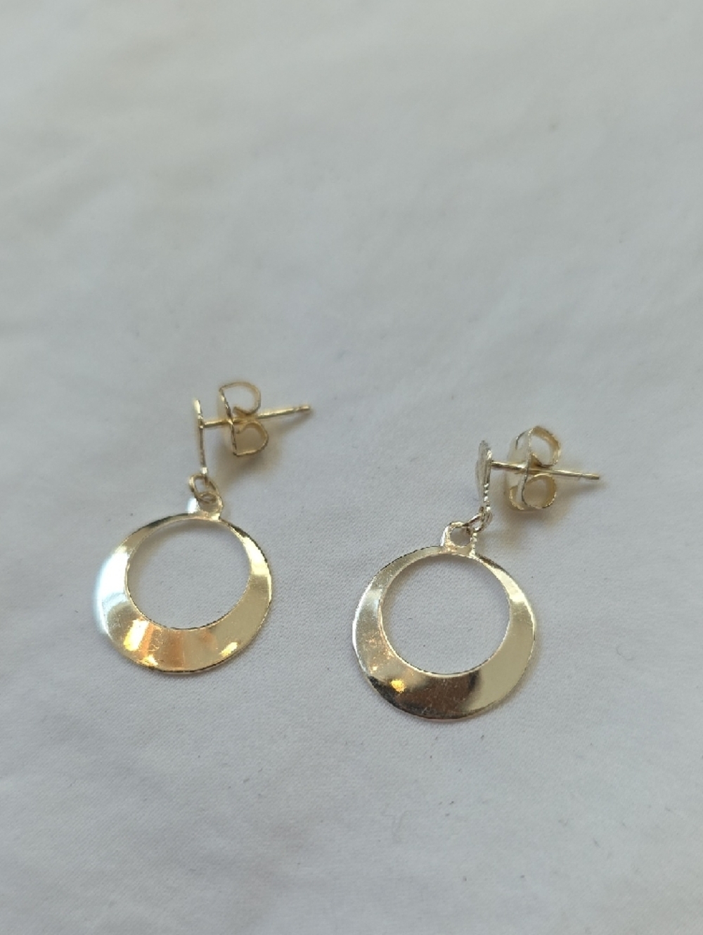 Minimalist Gold Tone Open Circle Drop Retro Earrings Circa 1960's - Picture 4 of 4